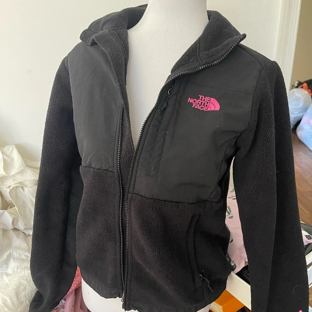 The North Face Black Fleece Jacket with Pink Breast Cancer Logo - Picture 2 of 4